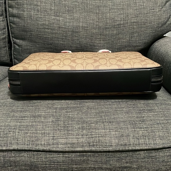 Coach Graham Slim Brief In Colorblock Signature Canvas - Picture 5 of 11